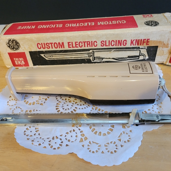 Vintage General Electric Slicing Knife - Picture 3 of 3